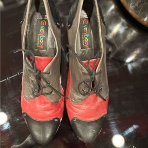 Moda Two-Tone retro Red and Black Heels size 40